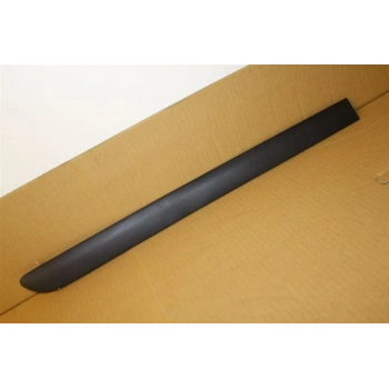 Volkswagen Golf V Arka Kapı Bandı Sağ 2004- (Oem No:  1K48537549B9)