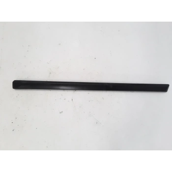Renault Symbol/Logan Mcv Ön Kapı Bandı Sağ 2016- (Oem No:  808201969R)