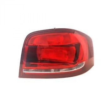 Audi A3 Arka Stop 3 Kapı Sağ 2009-2012 (Oem No:  8P3945096B)