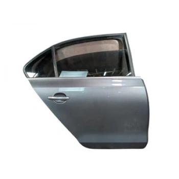 Volkswagen Jetta Arka Kapı Sağ 2010- (Oem No:  5C6833056E)
