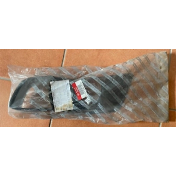 Alfa Romeo 2015-6 Ön Sis Lamba Kapağı Delikli Sağ 2003-2005 (Oem No:  156051639)