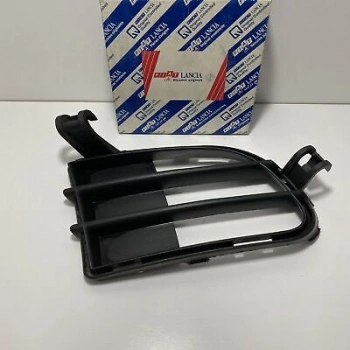 Fiat İdea Ön Sis Lamba Kapağı Sağ 2004- (Oem No:  735361916)