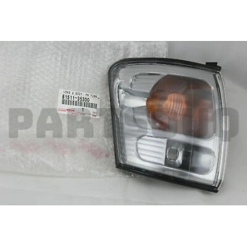 Toyota Hilux Ön Sinyal Sağ 2001 2003- (Oem No:  8151135300)