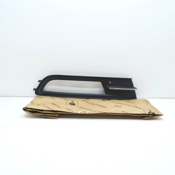 Volkswagen Passat Ön Sis Lamba Kapağı 1 Nikelaj Çıtalı Sağ 2014- (Oem No:  3G08546629B9)