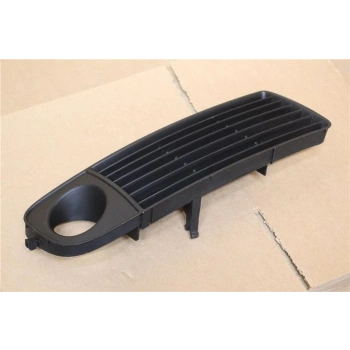 Audi A6 Ön Sis Lamba Kapağı Delikli Sağ 1997-  (Oem No:  4B0807682H01C)