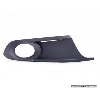 Volkswagen Jetta Ön Sis Lamba Kapağı Delikli Sağ 2010- (Oem No:  5C6853666A9B9)