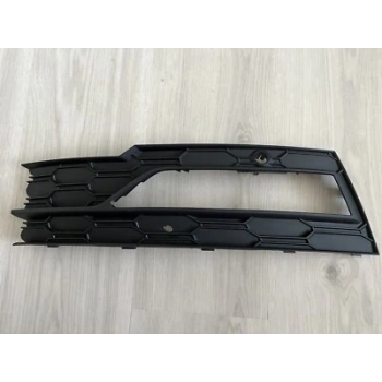Skoda Octavia Ön Sis Lamba Kapağı Delikli Sol 2020- (Oem No:  5E3807681)