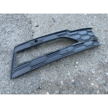 Skoda Octavia Ön Sis Lamba Kapağı Band Sensör Delikli Sağ 2020- (Oem No:  5E3807682C)