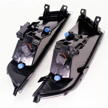 Skoda Fabia Ön Sis Lambası Sol 2014- (Oem No:  6V0941699)