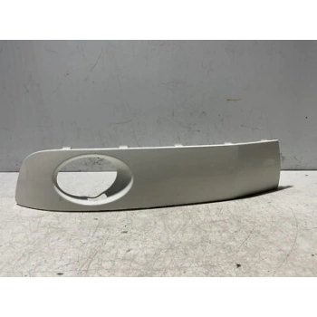 Volkswagen Transporter T6 Ön Sis Lamba Kapağı Delikli Astarlı  Sol 2010- (Oem No:  7E5807489A)