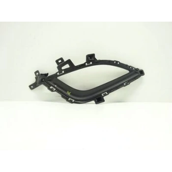 Hyundai İ30 Ön Sis Lamba Kapağı Delikli Sağ 2011-- (Oem No:  86564A6030)