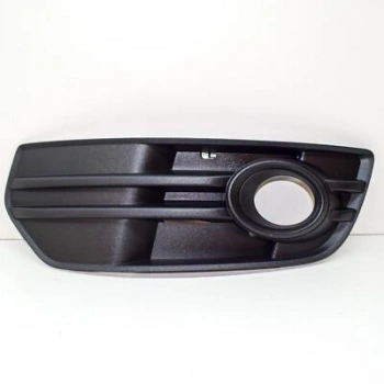 Audi Q5 Ön Sis Lamba Kapağı Delikli Sol 2009-  (Oem No:  8R0807681A01C)