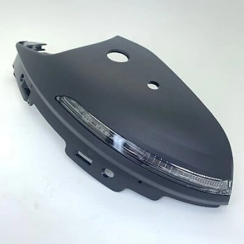 Renault Megane Dış Ayna Sinyali Sağ 2016- (Oem No:  963053102R)