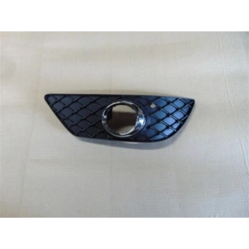 Mercedes C Class Ön Sis Lamba Kapağı Nikelaj Çerçeveli Sağ 2012- 2014- (Oem No:  A2048803924)