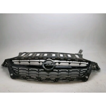 Opel Corsa E Ön Panjur Üst 2014- (Oem No:  39003645)