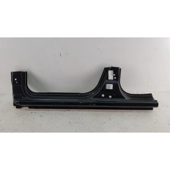 Dacia Sandero Marşbiyel Sacı Sağ 2008- (Oem No:  6001551336)