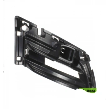 Skoda Octavia Ön Panjur Alt Braketi Sol 2016- (Oem No:  5E0807723A)