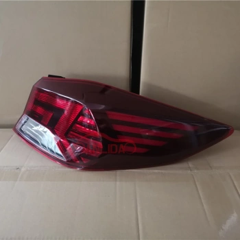 Hyundai Elentra Arka Stop Sol 2018 (Oem No:  92401-F2500)