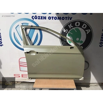 Volkswagen Passat Ön Kapı Sağ 2014- (Oem No:  3G0831056 )