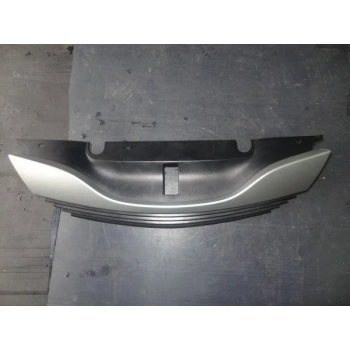 Renault Laguna- 2002-2005; Ön Panjur Gümüş Gri İç Petekler Siyah (Tyg) Oem No: (8200390126)