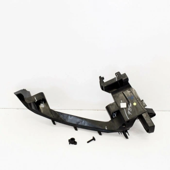 2017-2018 Audi Q5 Far Alt Bağlantı Braketi Sol (Plastik) (Tw) (Adet) (Oem No:80A805607)