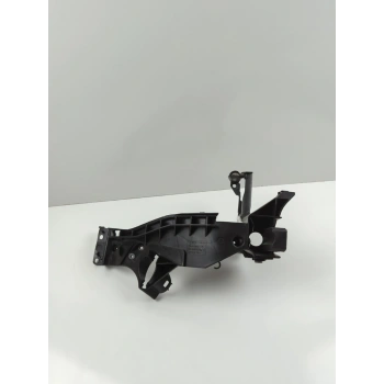 Volkswagen A5 2010  Far Braketi Sağ    (Oem No:8T0805608D)