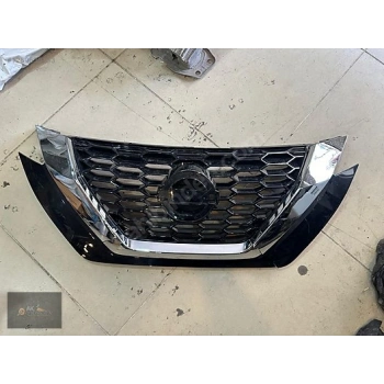 Nissan Juke (2020 Yılında Çıkan Kasa) Ön Panjur Nikelaj Kuşaklı (Oem No: 623106Pa0A)