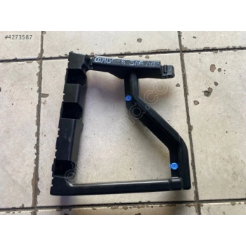 Peugeot Partner (2018 Yılında Çıkan Kasa) Arka Tampon Braketi Sağ (Oem No: 9816808880)