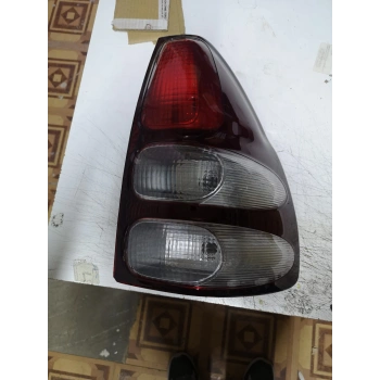 Toyota Land Cruiser 2003-2009 Stop Lambası Sağ Prado uç kısmı kırık (J12) (Oem No: 81551-60700)