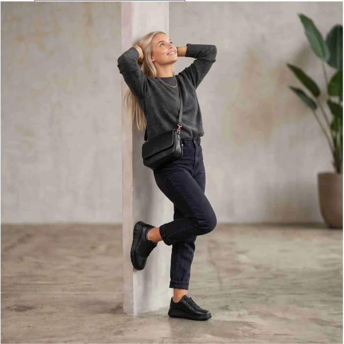 Kadın Anatomik Spor Ayakkabı 036-0002 - SİYAH