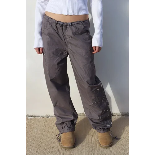 Bağcıklı Paça Detaylı Gri Bol Pantolon