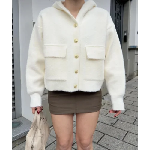 Beyaz Yumoş Kapüşonlu Ceket