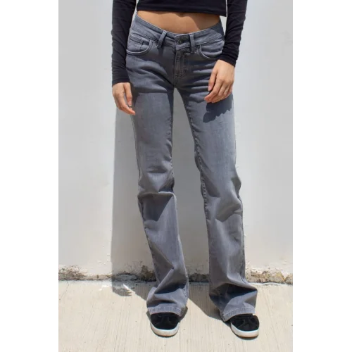 Düşük Bel Gri Düz Paça Jean Pantolon