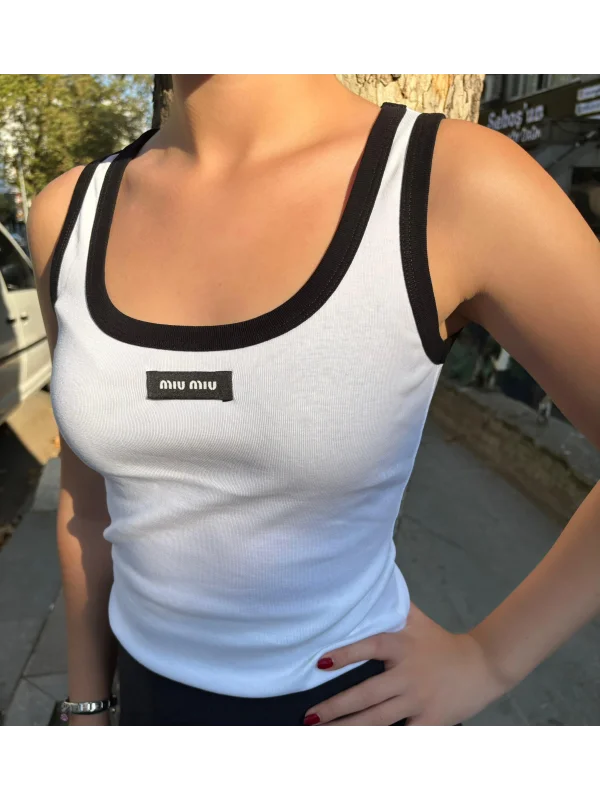 Kadın Marka Muadili Günlük Spor Amblemli Askılı Atlet Sıfır Kol Bluz Fit Kesim Kontrast Biye Detaylı