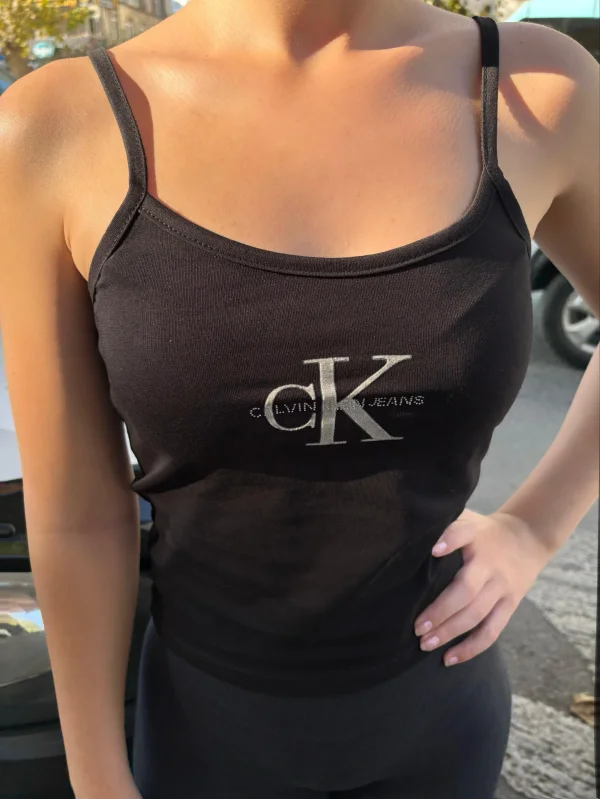 CKL Marka Muadili Logo Detaylı Beyaz Kadın Günlük Spor Atlet Şık ve Modern Tasarım