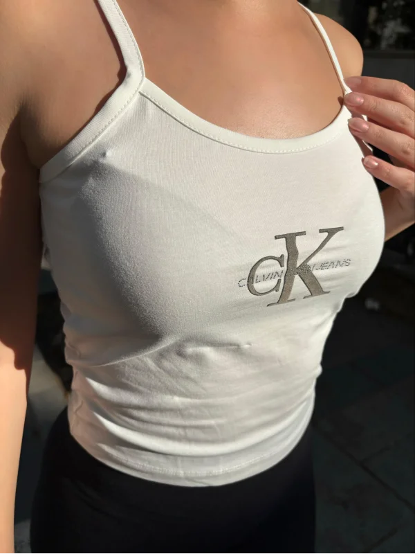 CKL Marka Muadili Logo Detaylı Beyaz Kadın Günlük Spor Atlet Şık ve Modern Tasarım