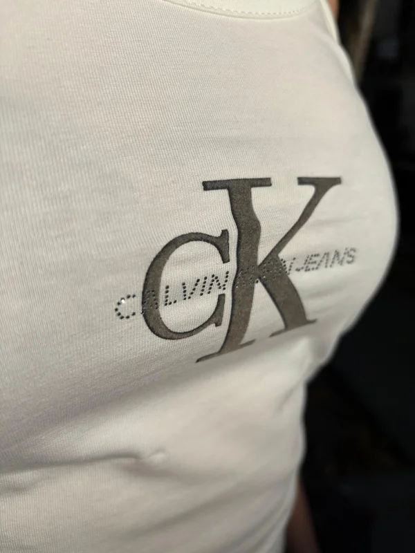 CKL Marka Muadili Logo Detaylı Beyaz Kadın Günlük Spor Atlet Şık ve Modern Tasarım