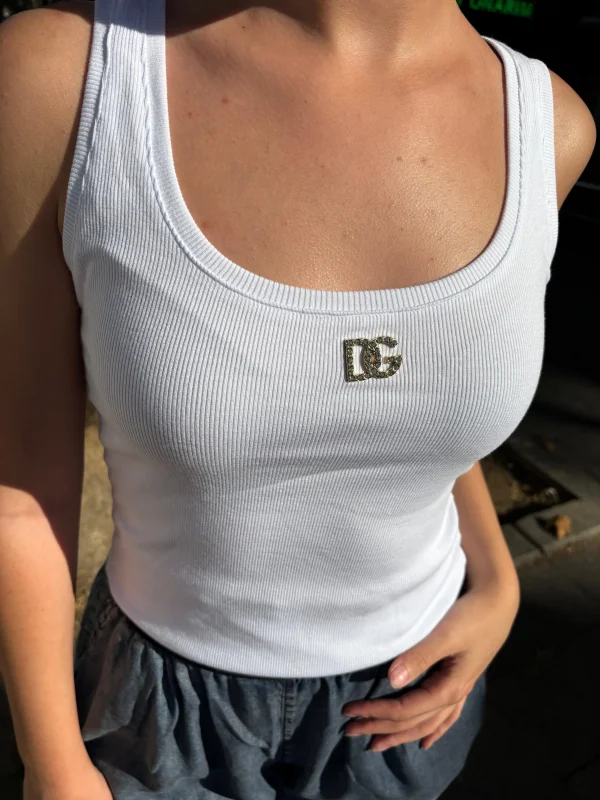 Taşlı Marka Muadili Logo Detaylı Beyaz Atlet Şık ve Rahat Kadın Üst