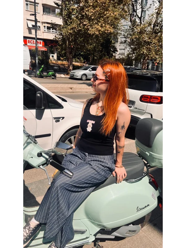 Sevimli Canavar Baskılı Nakış Detaylı Rib Askılı Crop Atlet