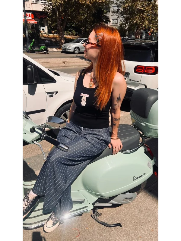 Sevimli Canavar Baskılı Nakış Detaylı Rib Askılı Crop Atlet