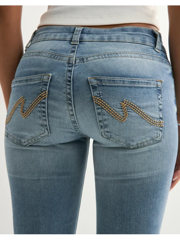 Düşük Belli Dikişli Yırtık Diz Bootcut Kot Pantolon