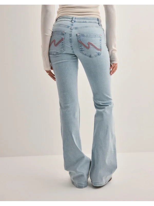 Düşük Belli Dikişli Yırtık Diz Bootcut Kot Pantolon