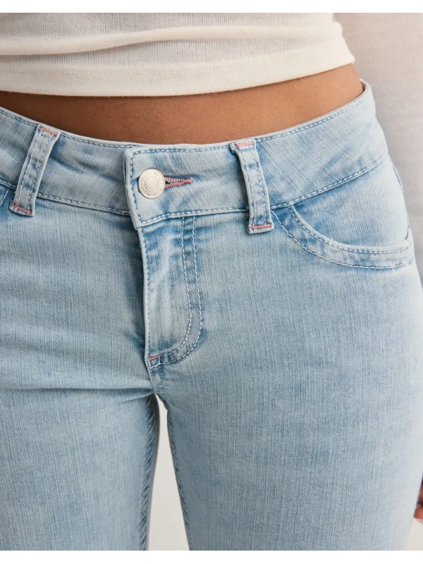Düşük Belli Dikişli Yırtık Diz Bootcut Kot Pantolon