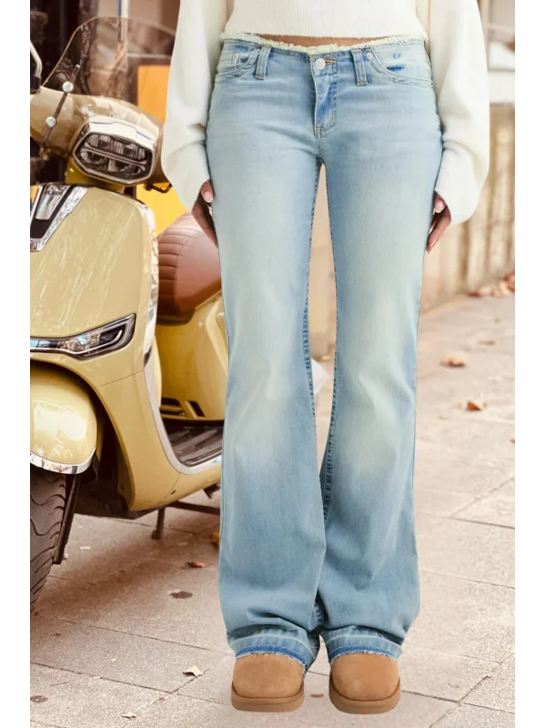 Kesik Düşük Bel Detaylı Kot Pantolon