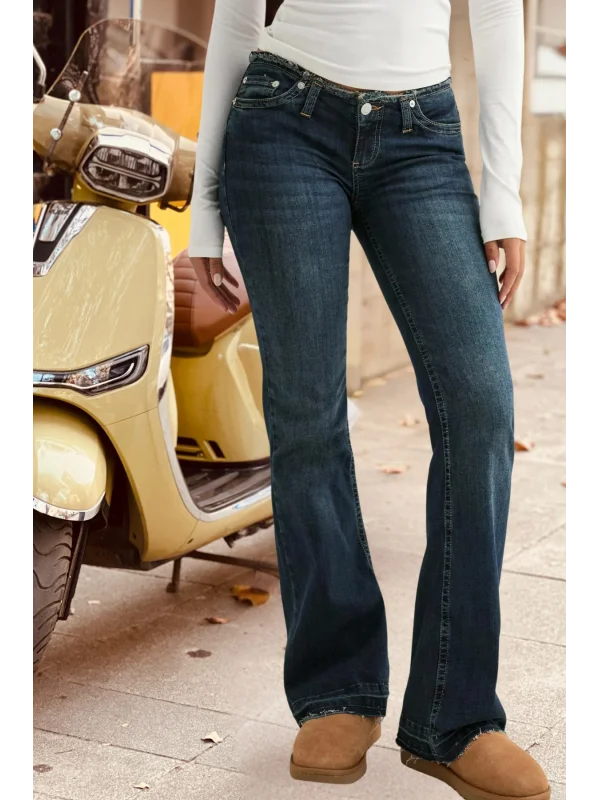 Kesik Düşük Bel Detaylı Kot Pantolon