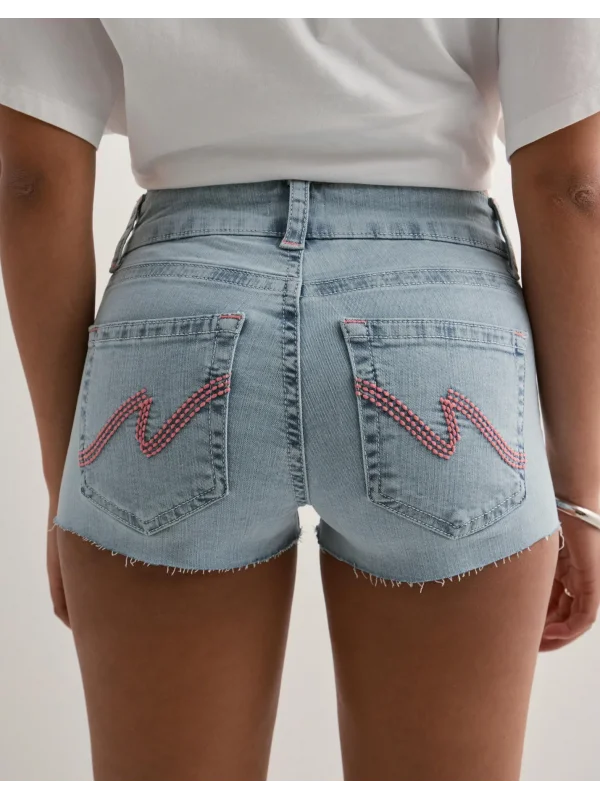 Düşük Bel Arka Cep Dikiş Detaylı Mavi Kot Şort Koyu Mavi Kısa Likralı Mini Stitch