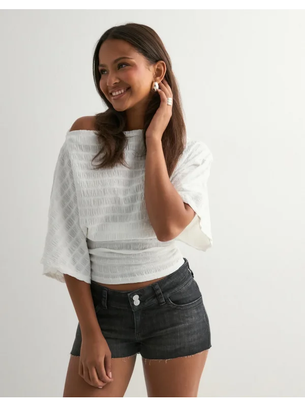 Düşük Bel Arka Cep Dikiş Detaylı Mavi Kot Şort Koyu Mavi Kısa Likralı Mini Stitch