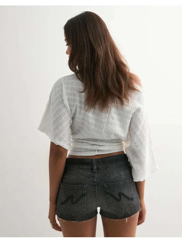 Düşük Bel Arka Cep Dikiş Detaylı Mavi Kot Şort Koyu Mavi Kısa Likralı Mini Stitch