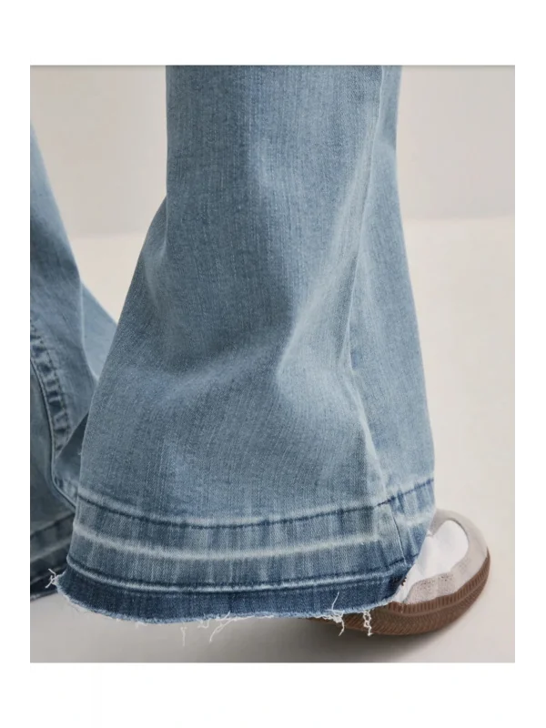 Kesik Düşük Bel Detaylı Kot Pantolon