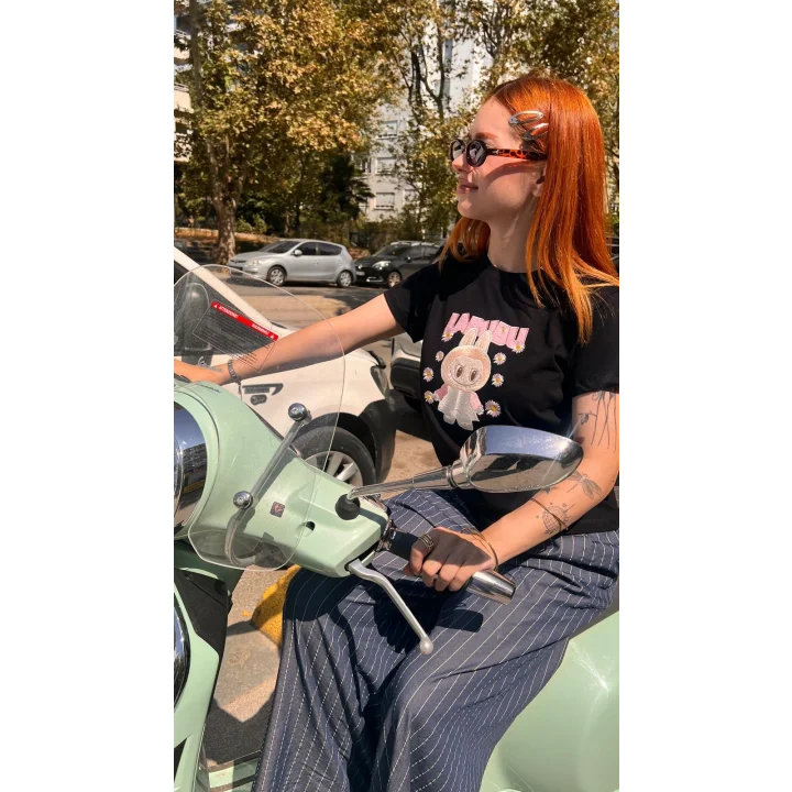 Sevimli Canavar Baskılı Nakış Detaylı T-Shirt